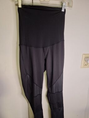 Izakel Maternity Black Performance Leggings Size Med